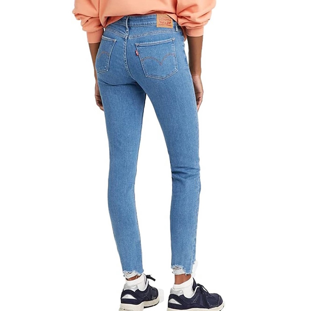 NWOT Levi’s 711 Skinny Jeans